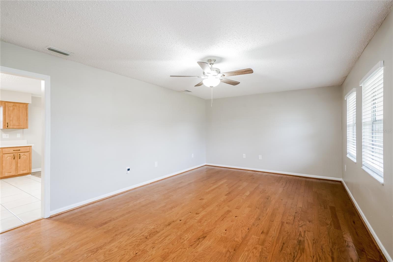 Image 3 of 16 For 603 Crockett Drive