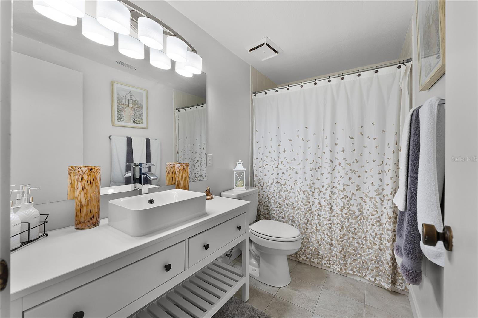 Image 12 of 26 For 658 Lake Villas Drive