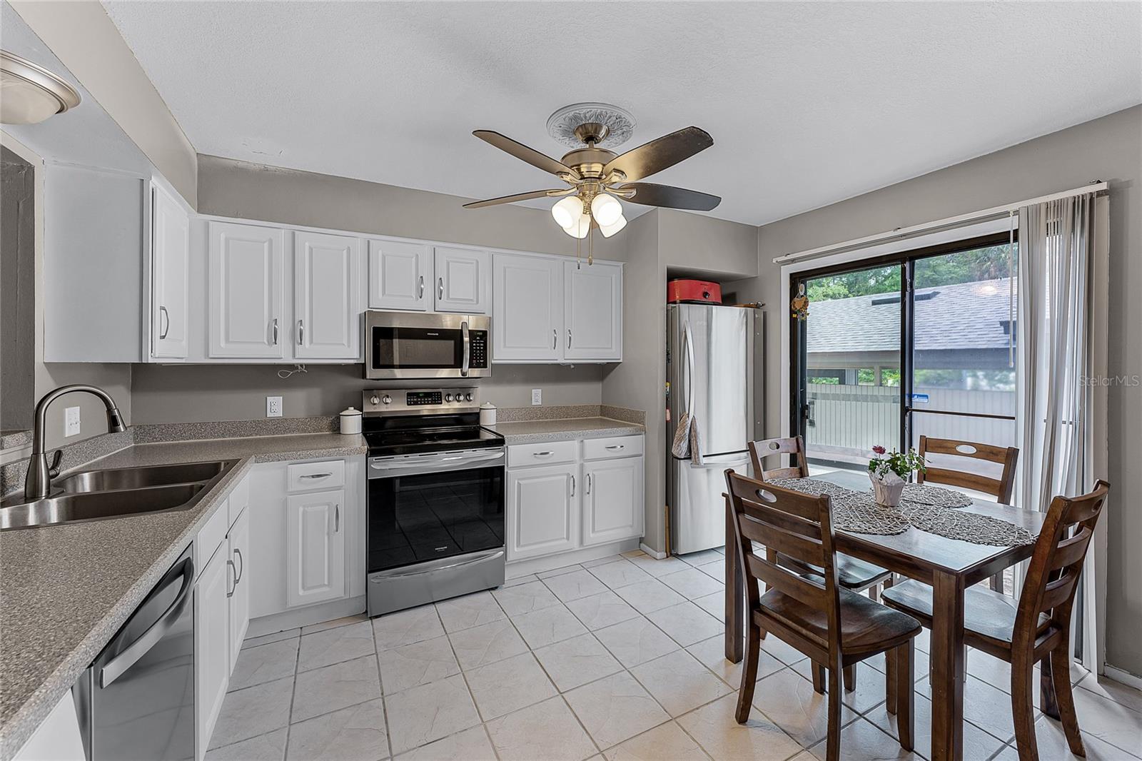 Image 6 of 26 For 658 Lake Villas Drive
