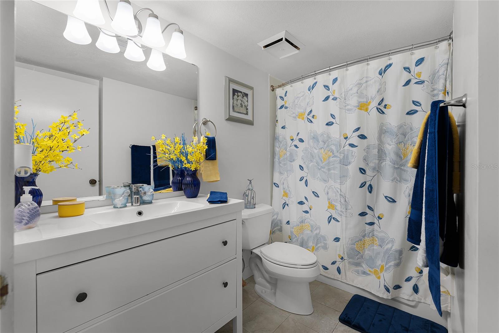 Image 9 of 26 For 658 Lake Villas Drive