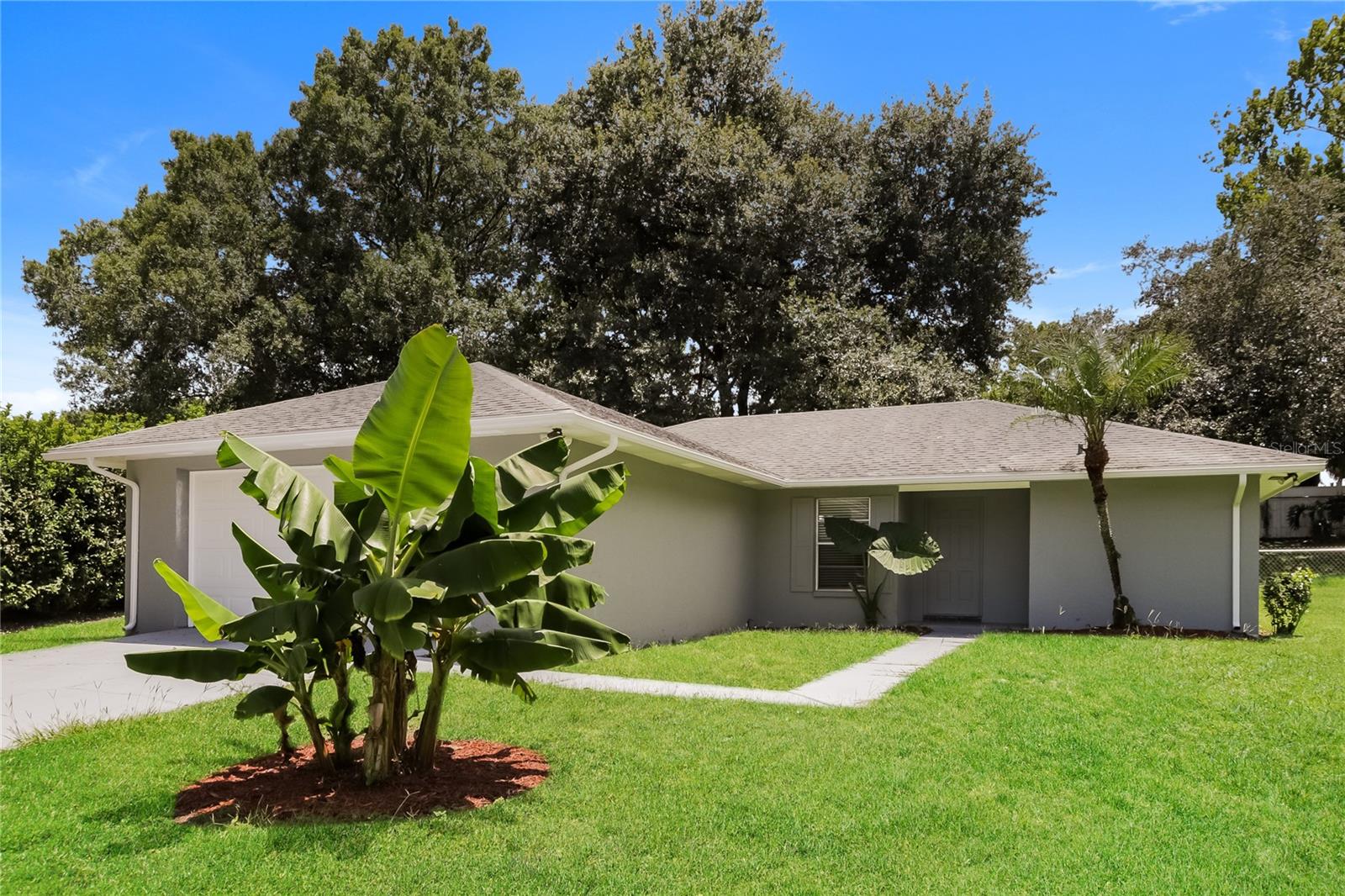 Details for 5525 Southgrove Court, LAKELAND, FL 33812