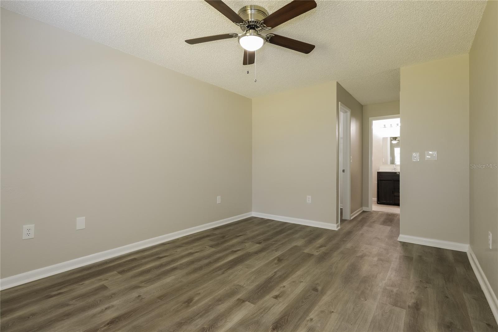 Image 10 of 16 For 5525 Southgrove Court