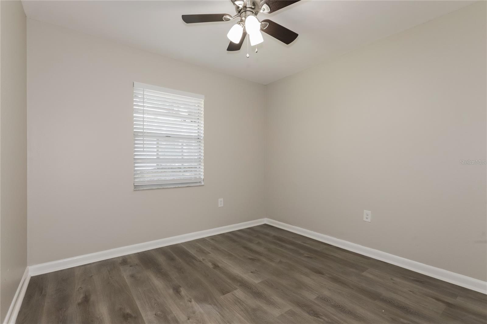 Image 12 of 16 For 5525 Southgrove Court
