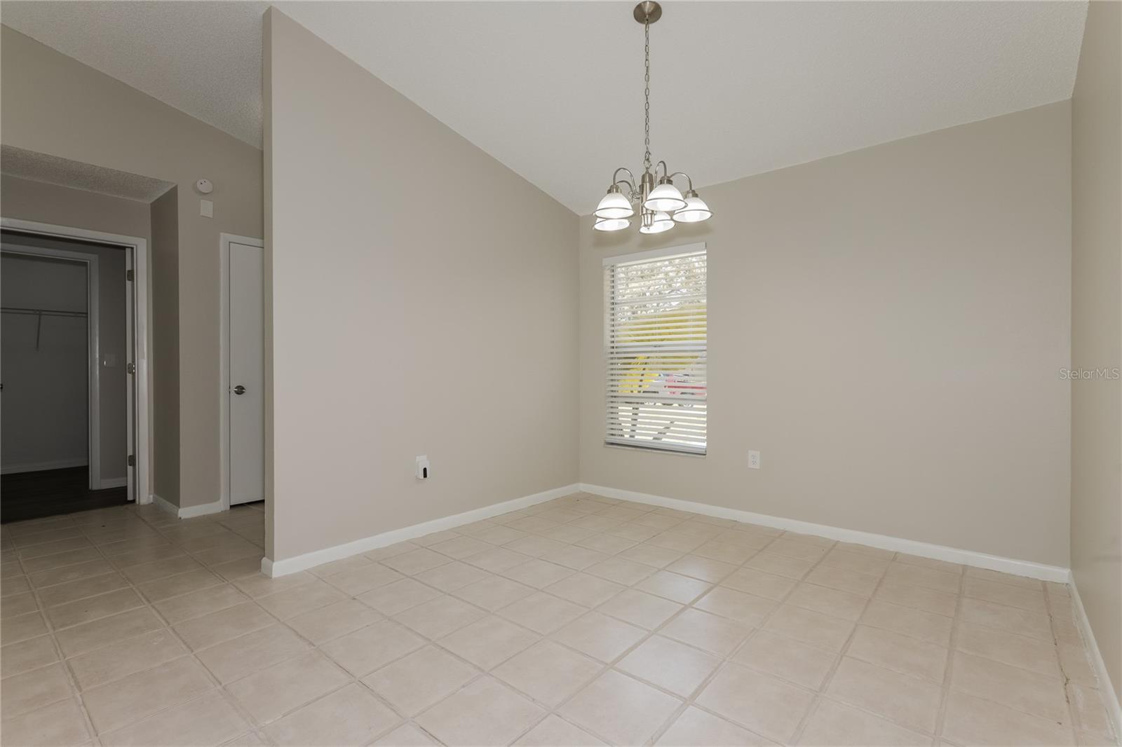 Image 5 of 16 For 5525 Southgrove Court