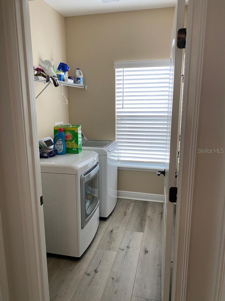 Image 12 of 22 For 7561 Colbury Avenue