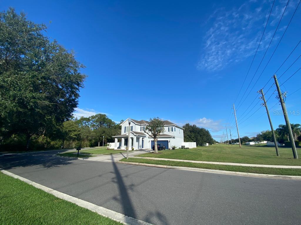 Image 3 of 22 For 7561 Colbury Avenue