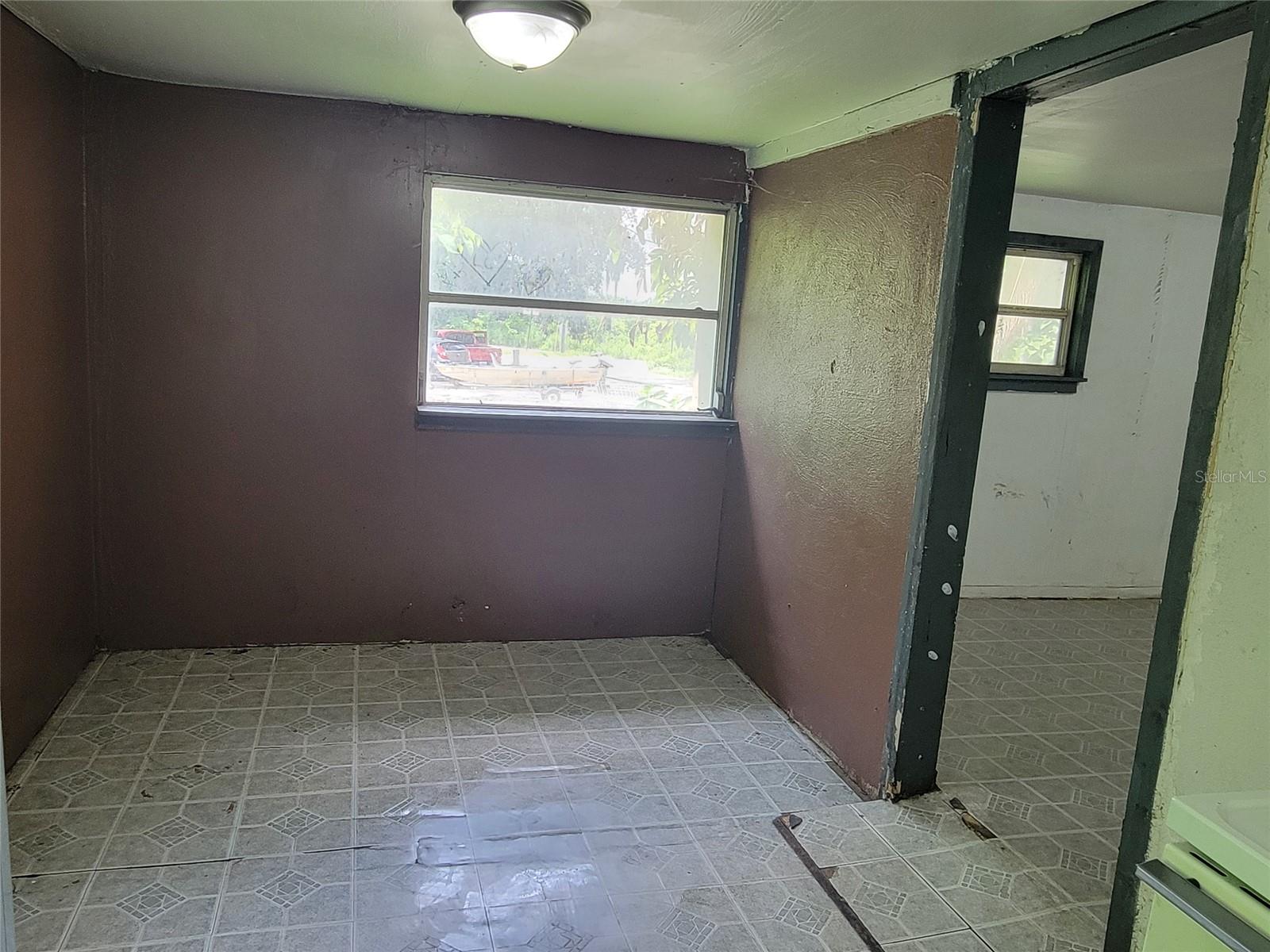 Image 11 of 12 For 14052 Railroad Avenue