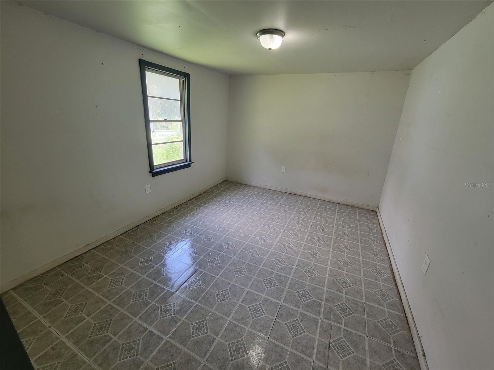 Image 4 of 12 For 14052 Railroad Avenue