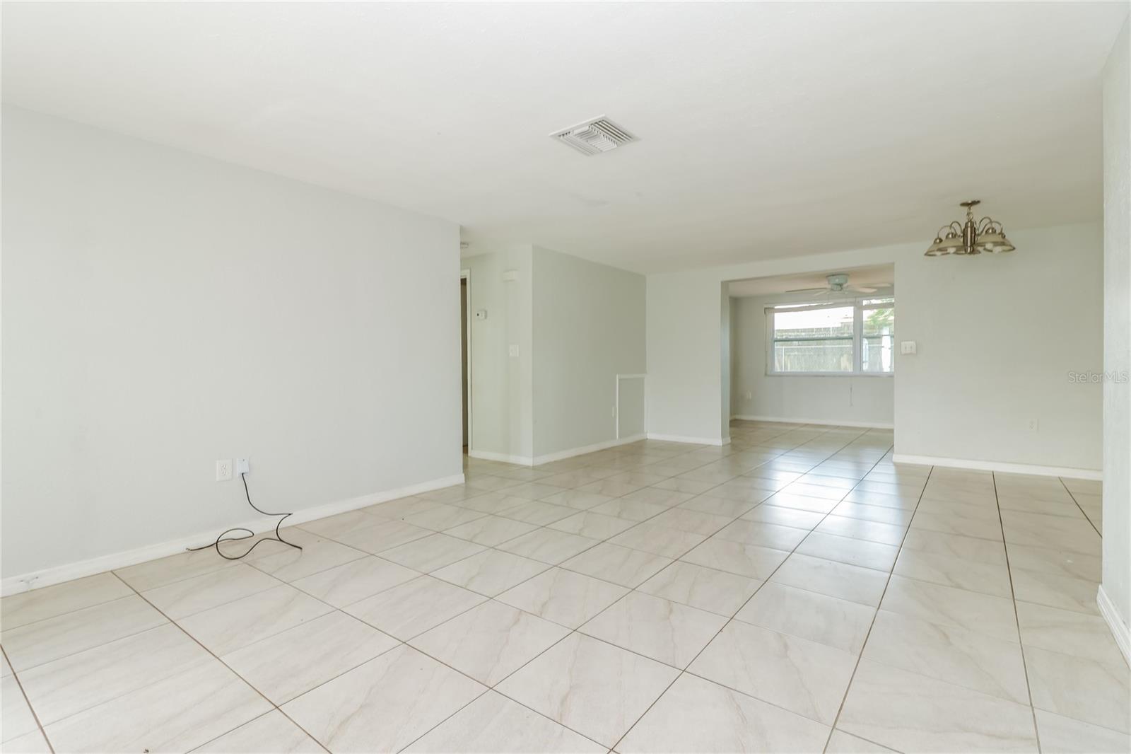 Image 4 of 16 For 5815 Dahlia Avenue