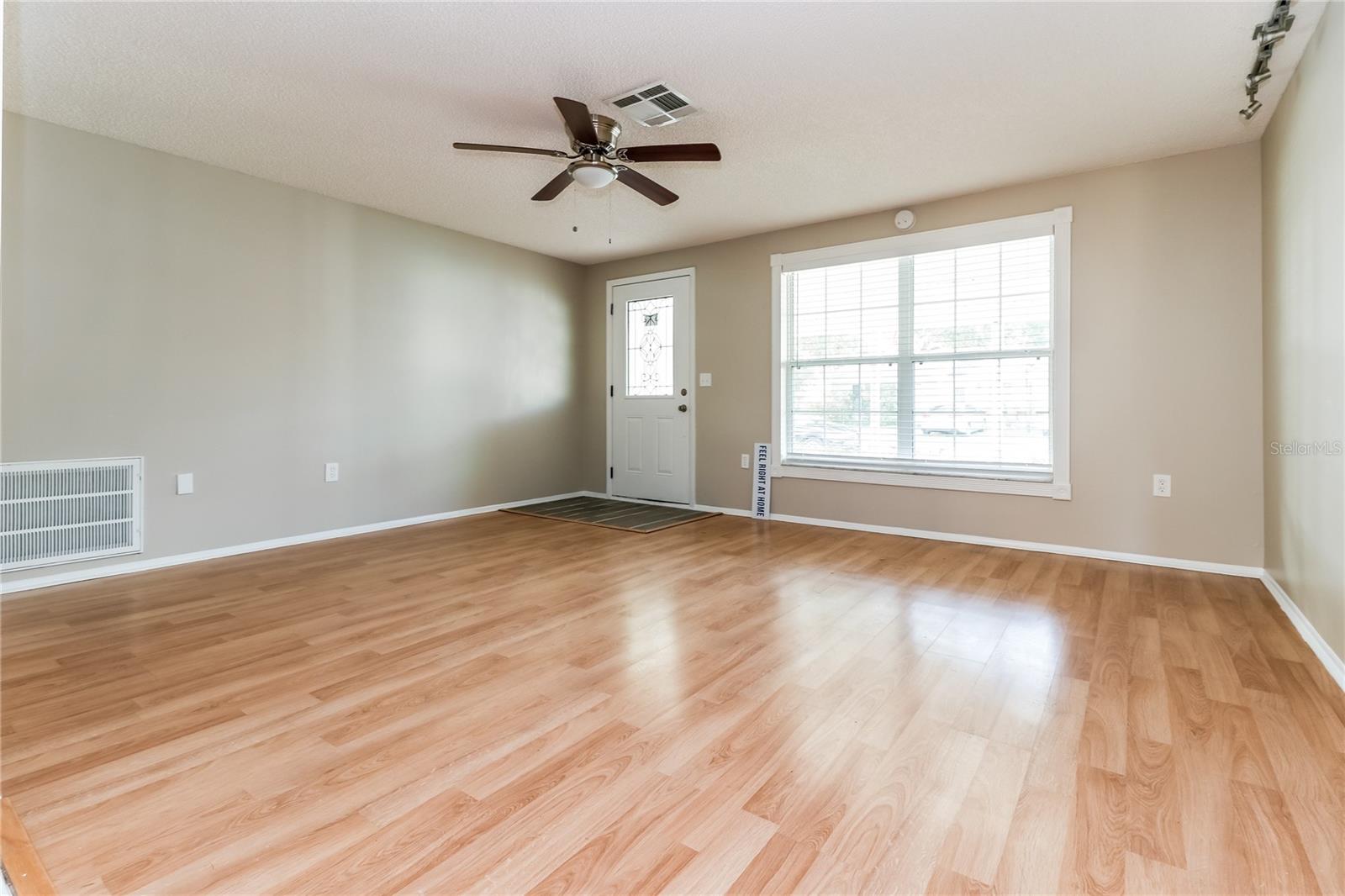 Image 3 of 16 For 8120 Blue Finch Way