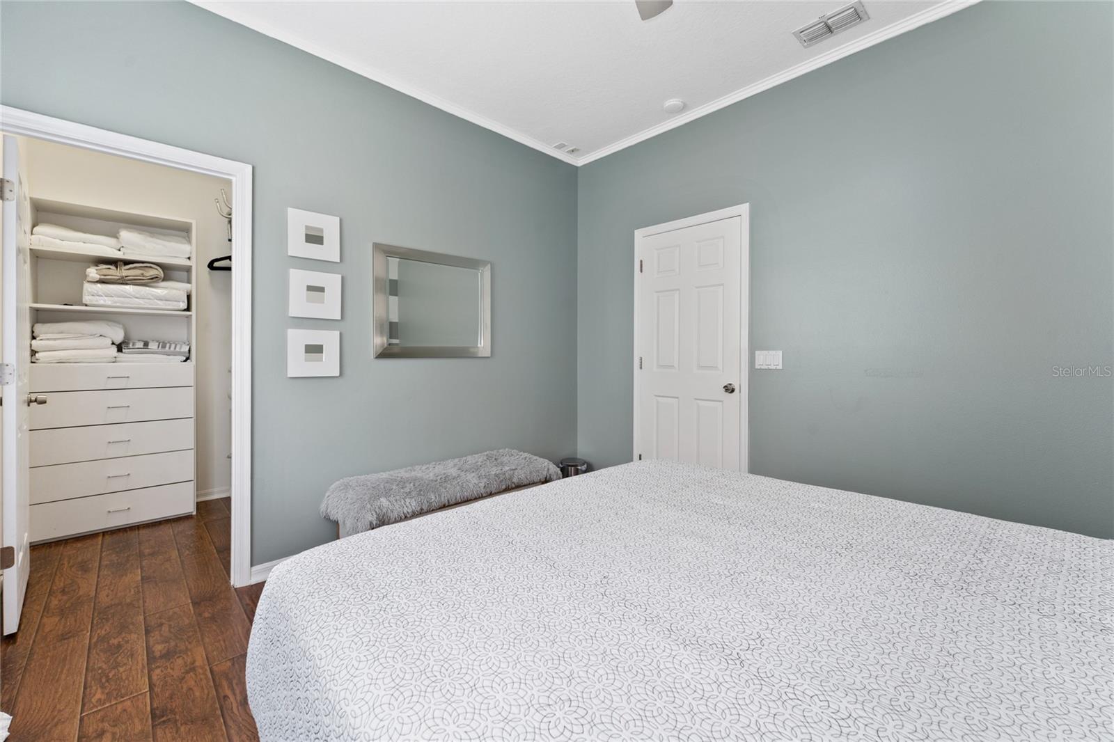 Image 32 of 48 For 13108 Lakeshore Grove Drive