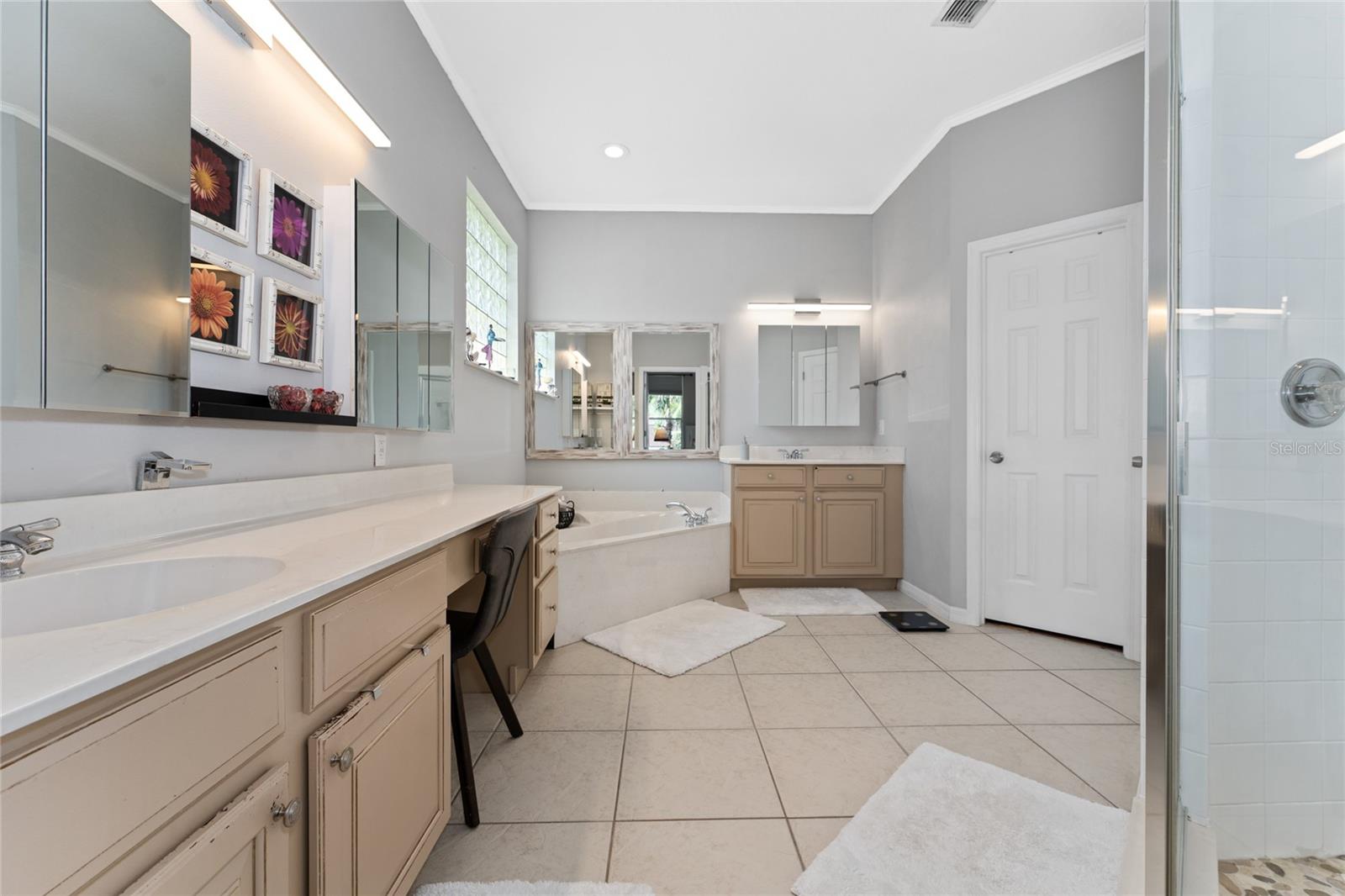 Image 35 of 48 For 13108 Lakeshore Grove Drive