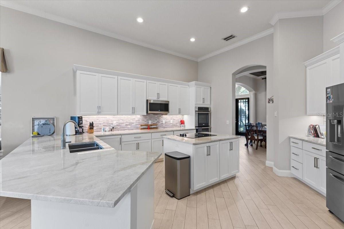 Image 6 of 36 For 2046 Westover Reserve Boulevard