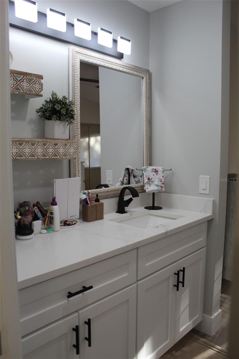 Image 18 of 28 For 3044 Oakland Forest Drive 2403