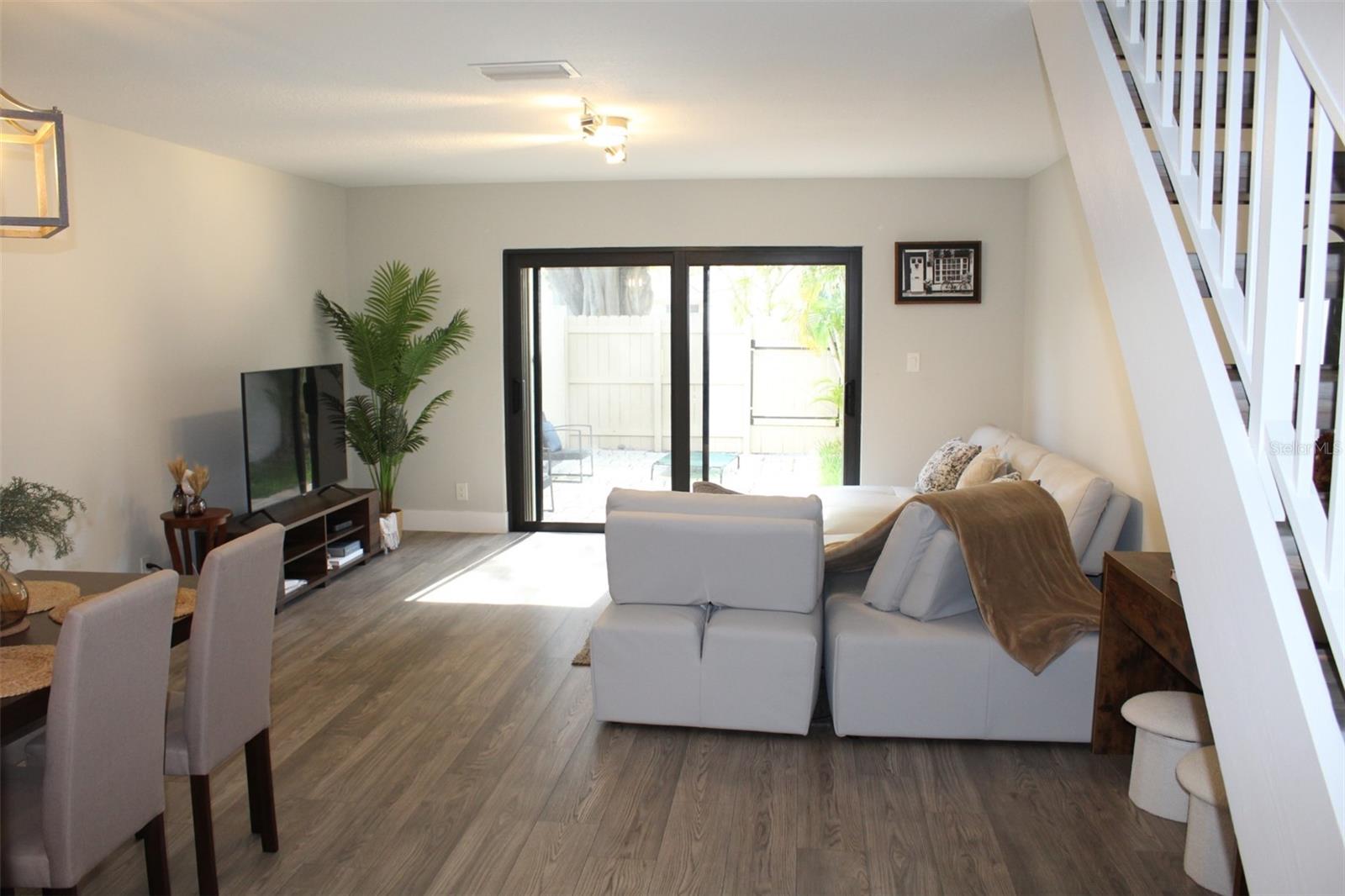 Image 7 of 28 For 3044 Oakland Forest Drive 2403