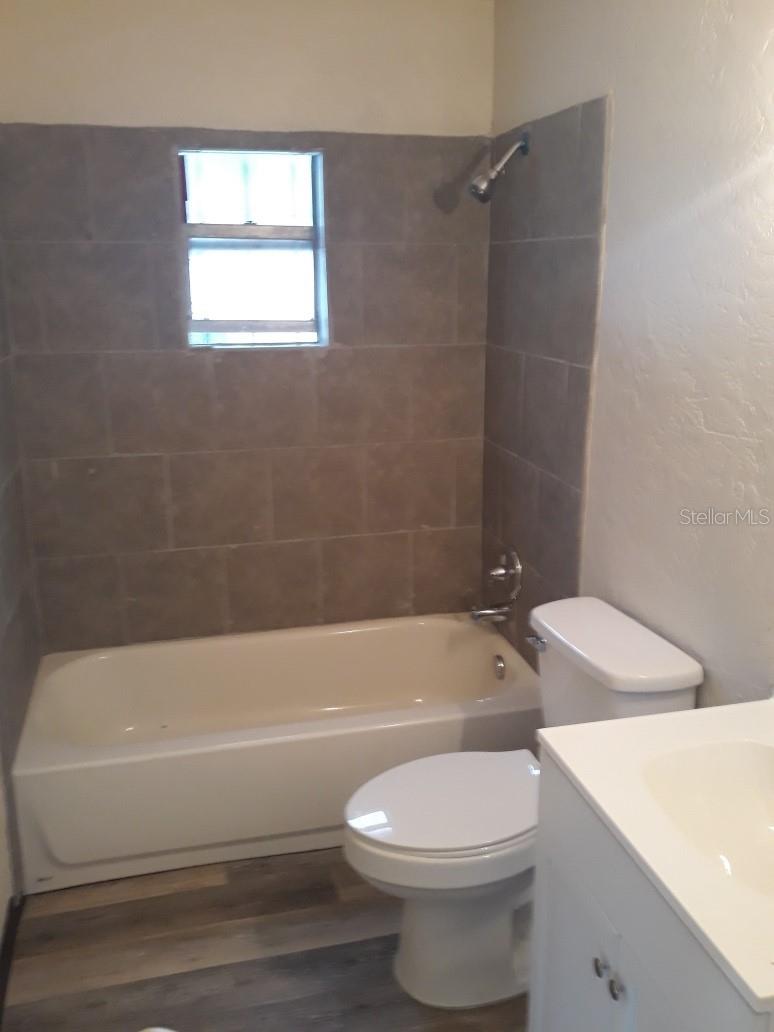 Image 4 of 9 For 350 Maple Street