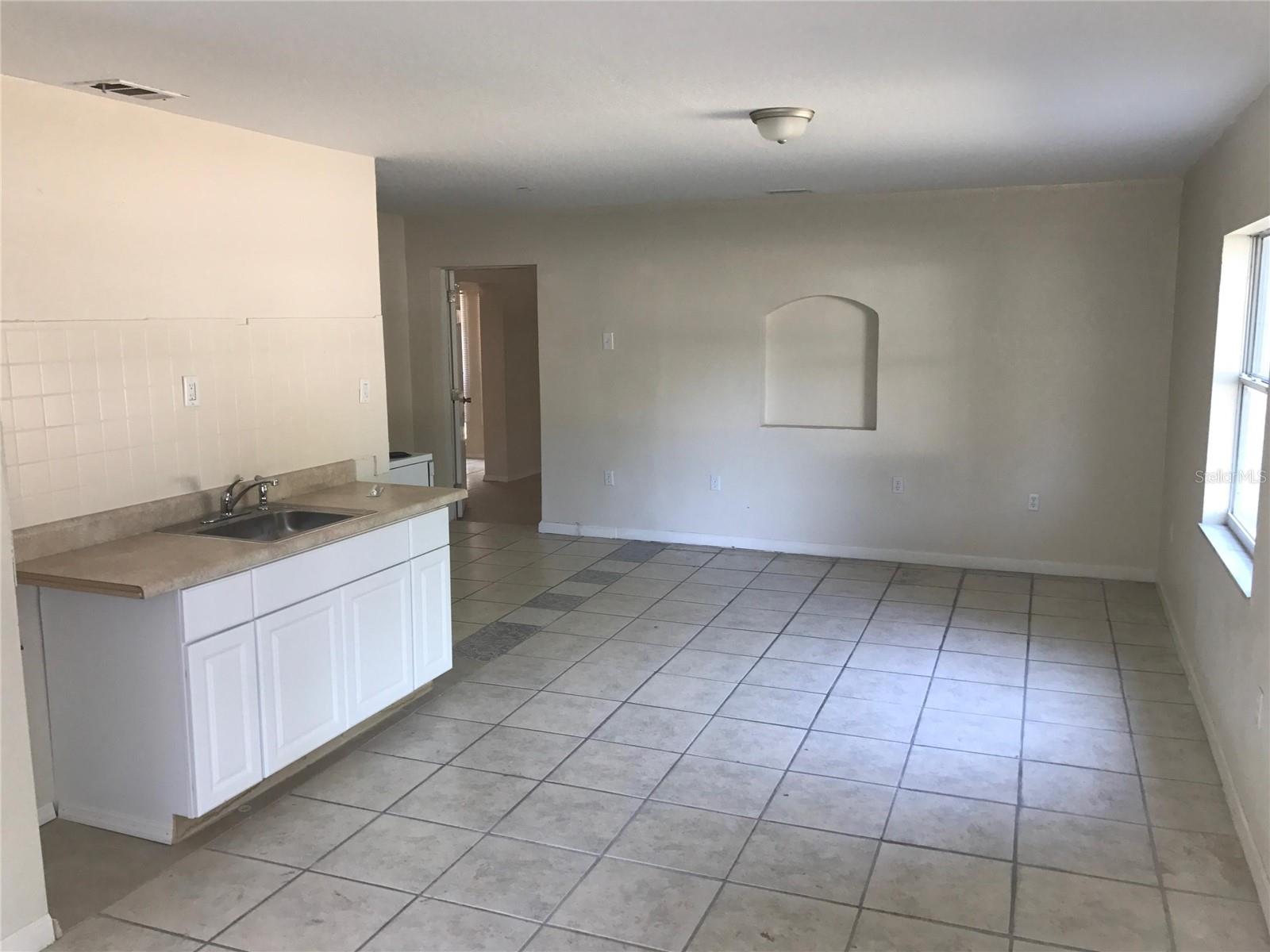 Image 3 of 6 For 555 Voorhis Avenue
