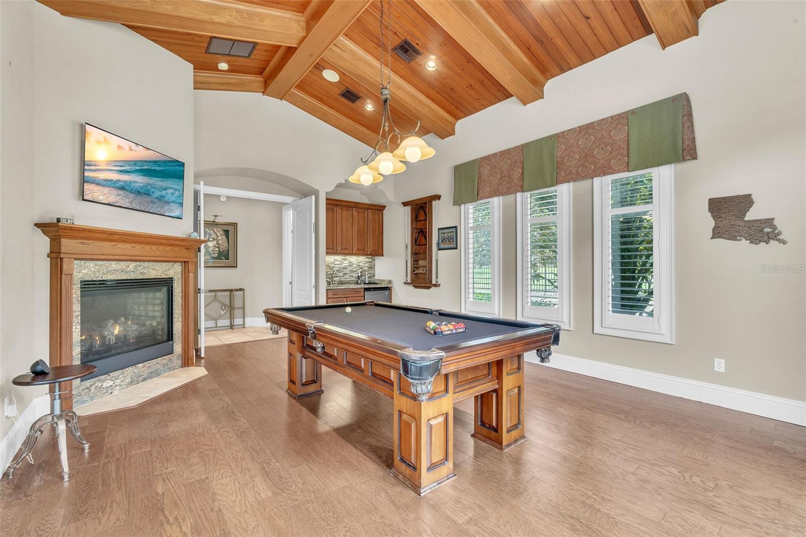 Image 23 of 93 For 9729 Lake Hugh Drive