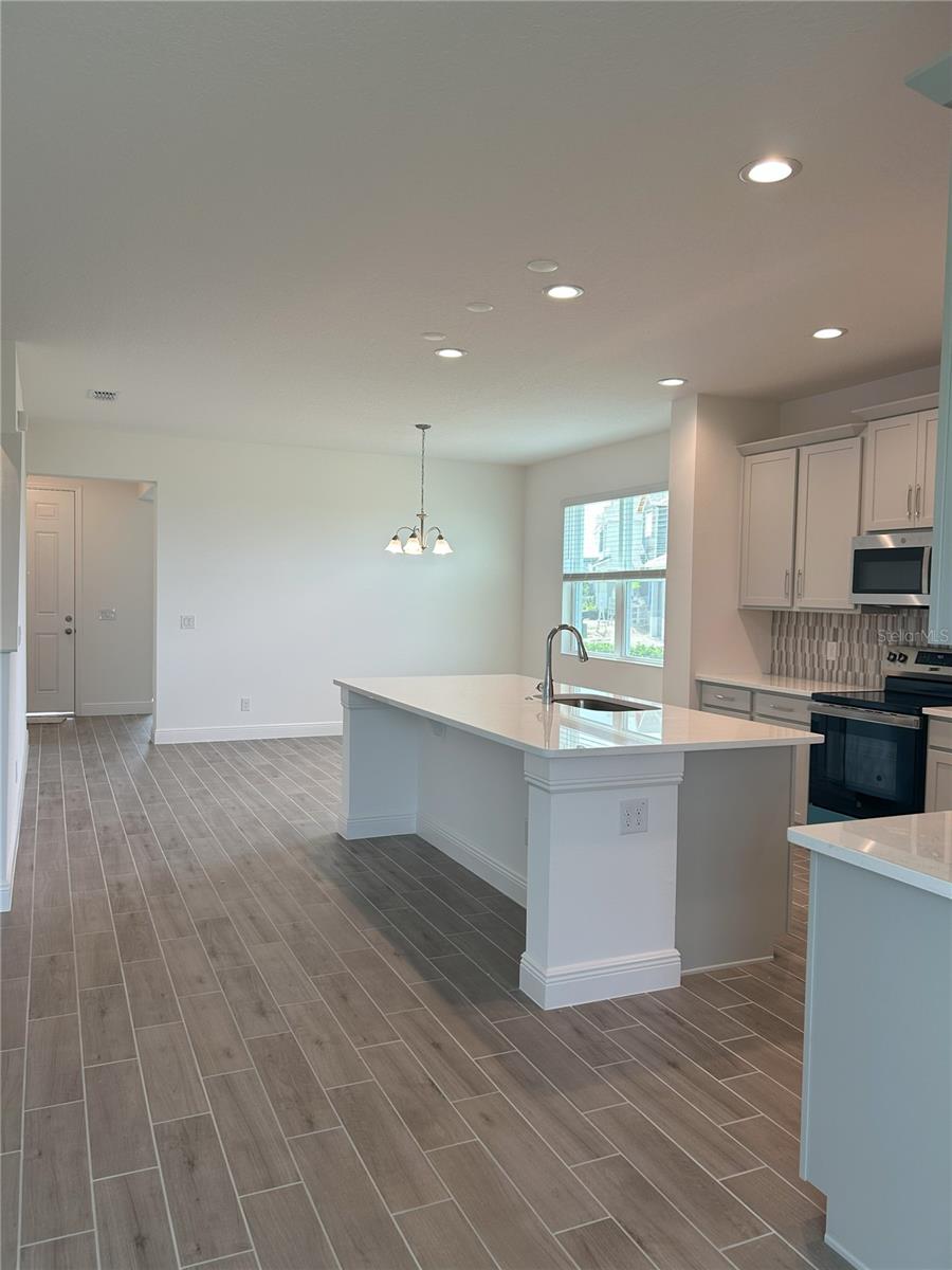Image 5 of 10 For 7980 Syracuse Drive