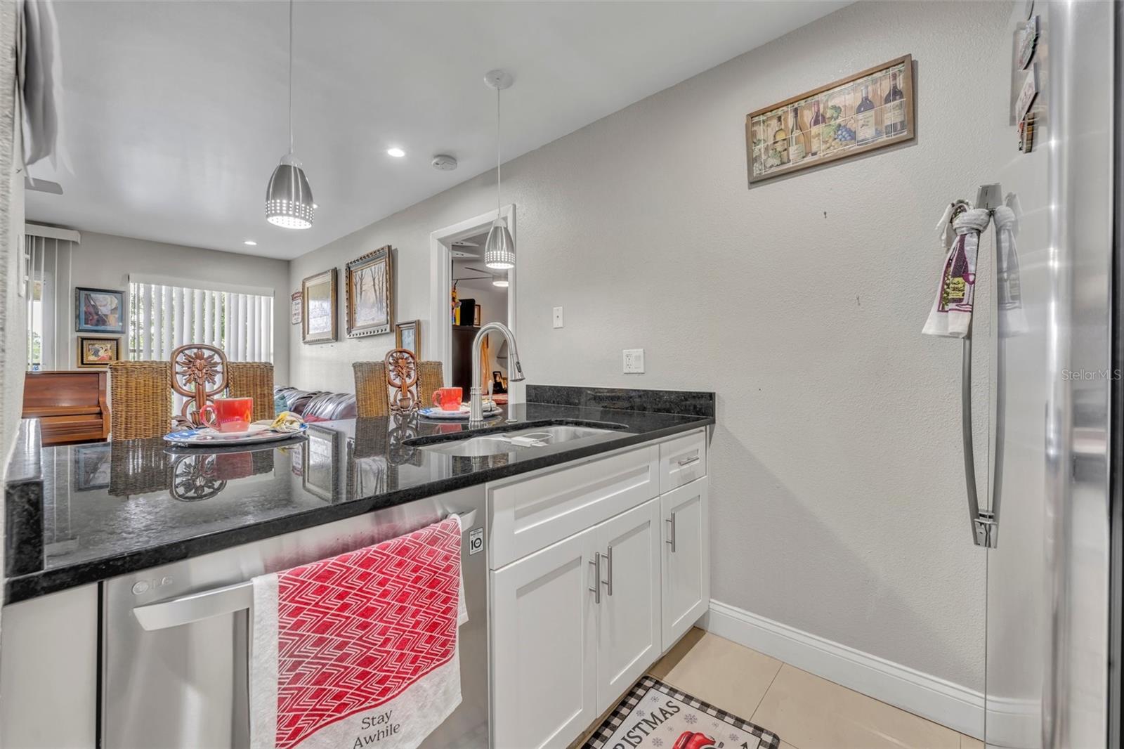 Image 11 of 23 For 4740 Walden Circle 28