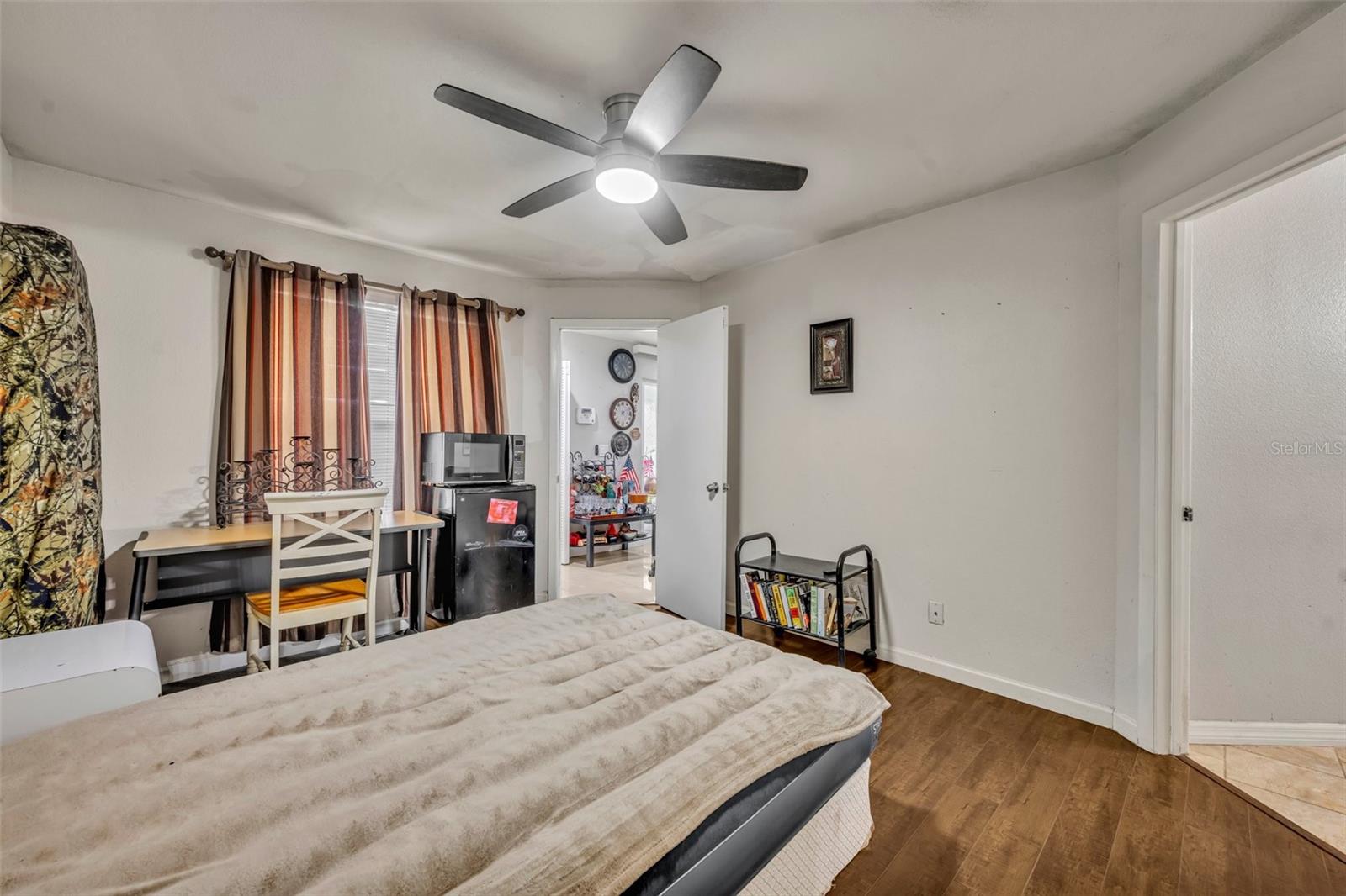 Image 17 of 23 For 4740 Walden Circle 28