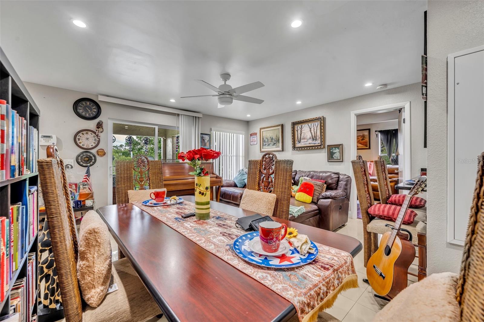 Image 6 of 23 For 4740 Walden Circle 28