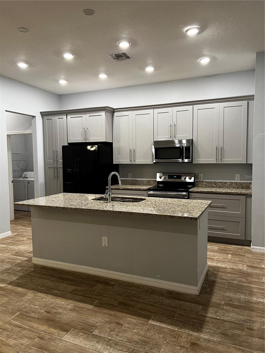 Image 10 of 23 For 567 Viceroy Court