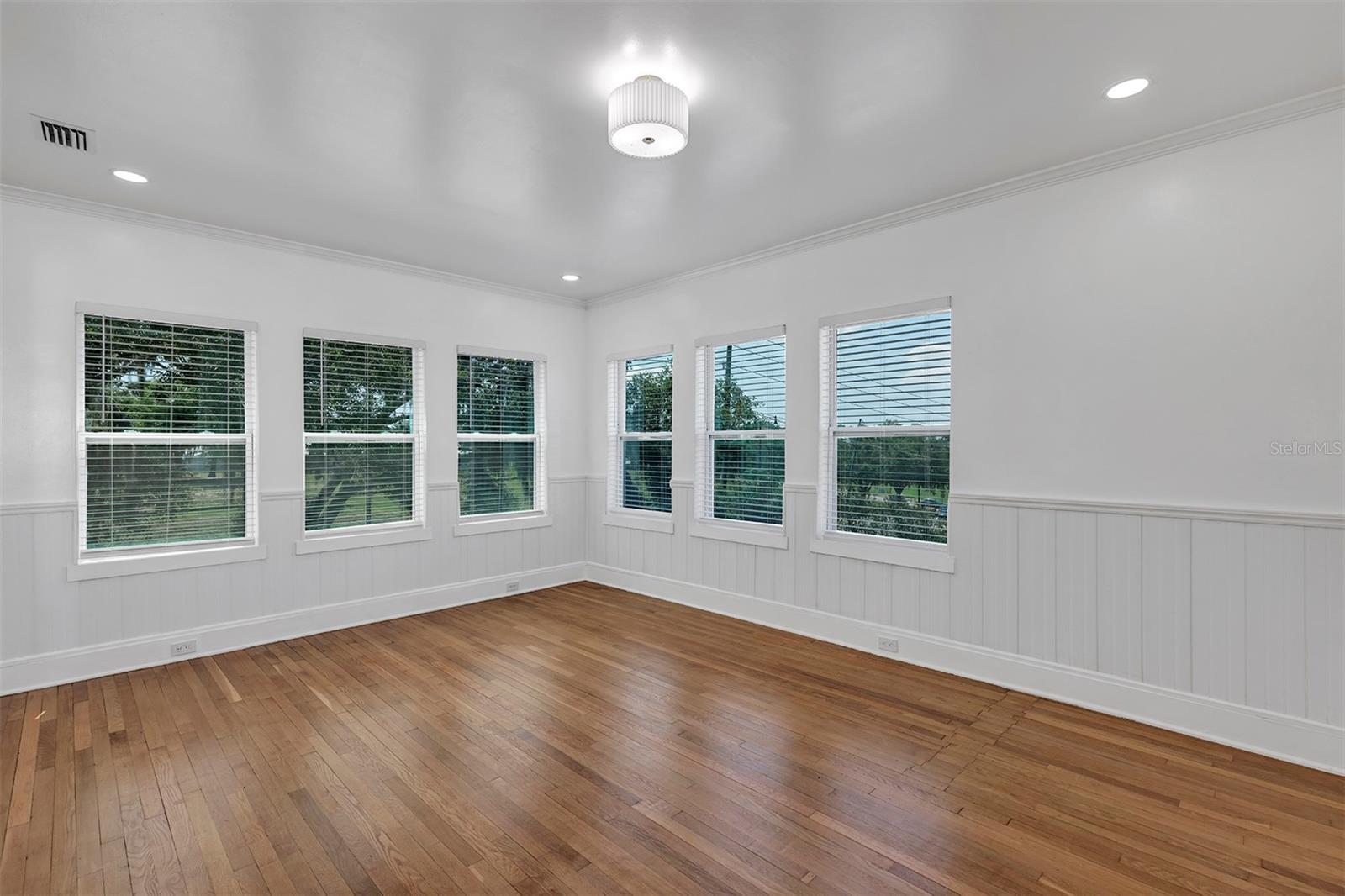 Image 12 of 27 For 802 10th Street