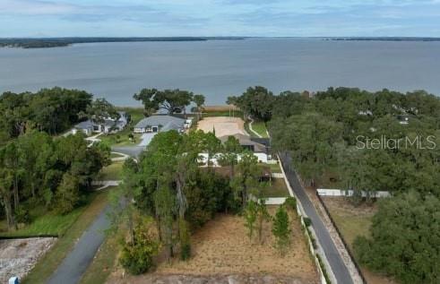Image 3 of 7 For 801 Oaks Shores Road