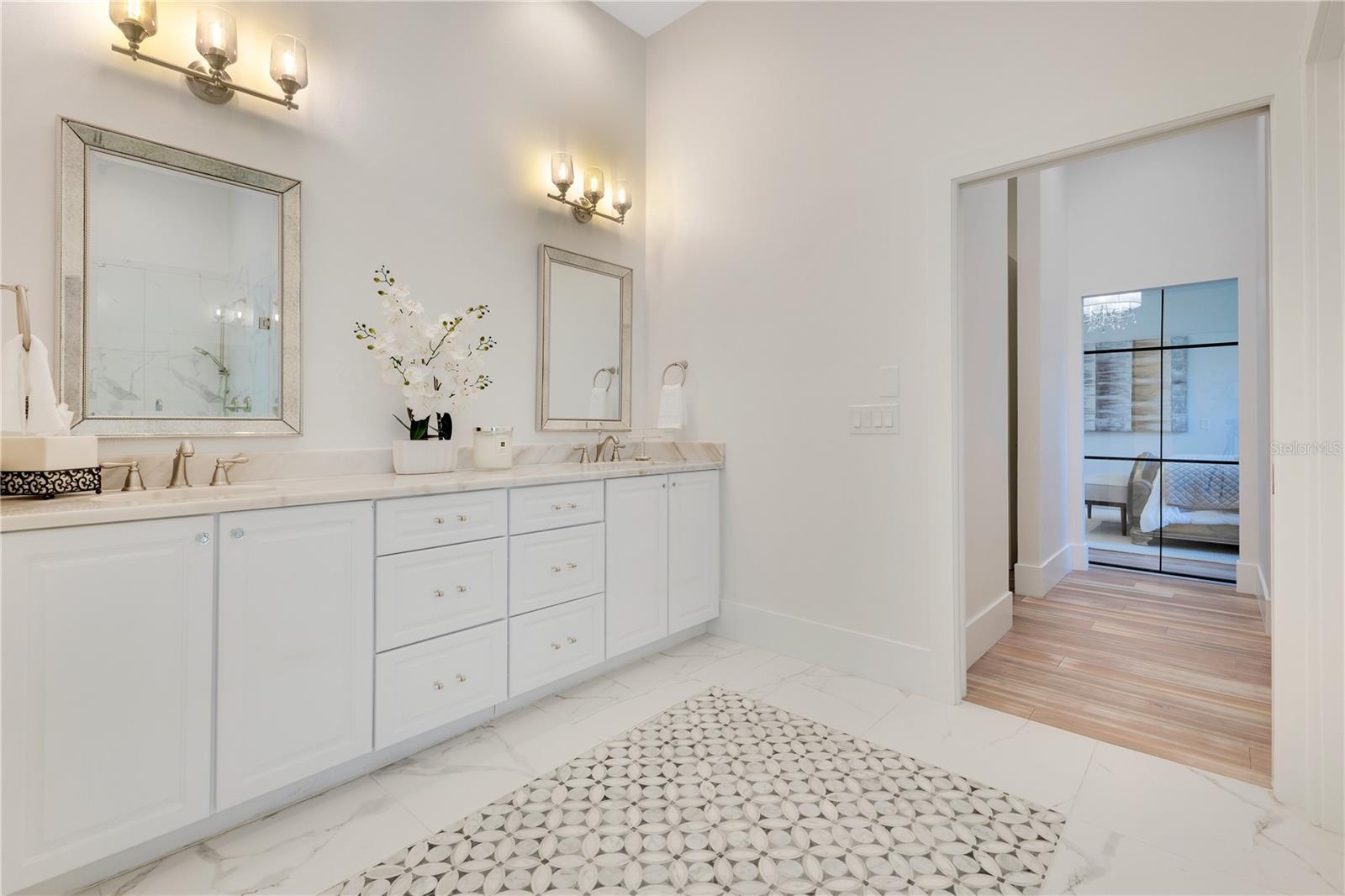 Image 51 of 100 For 5157 Latrobe Drive
