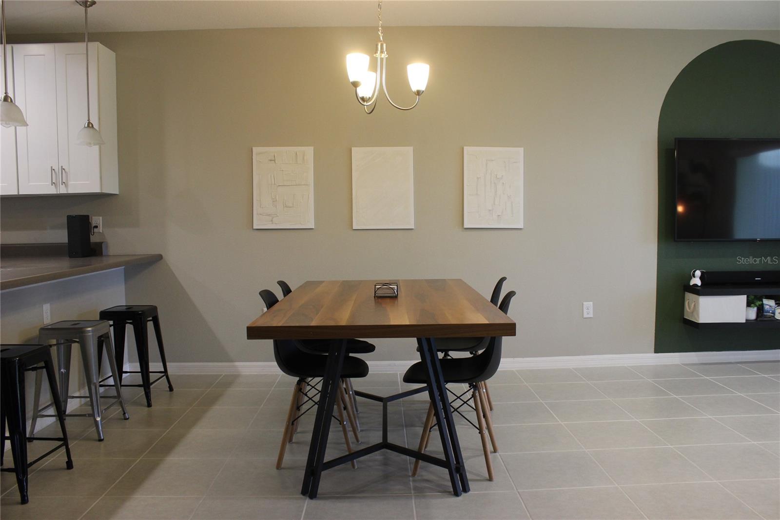 Image 3 of 20 For 228 Primrose Drive