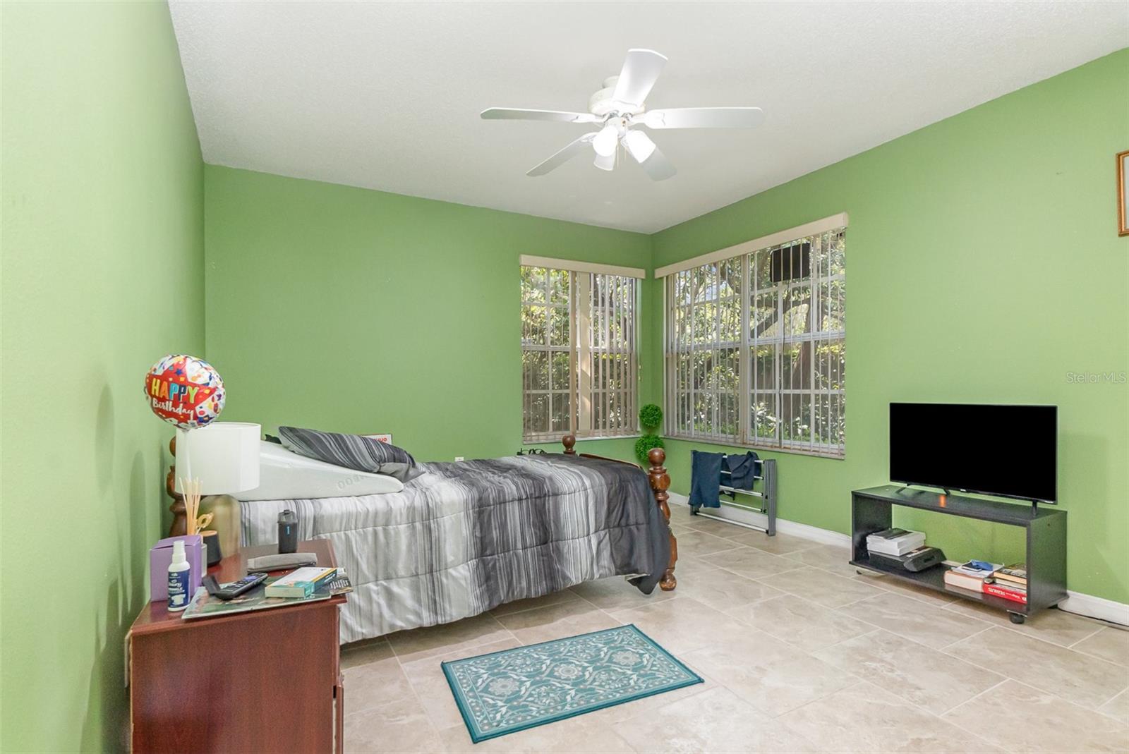 Image 21 of 28 For 1910 Palm View Drive