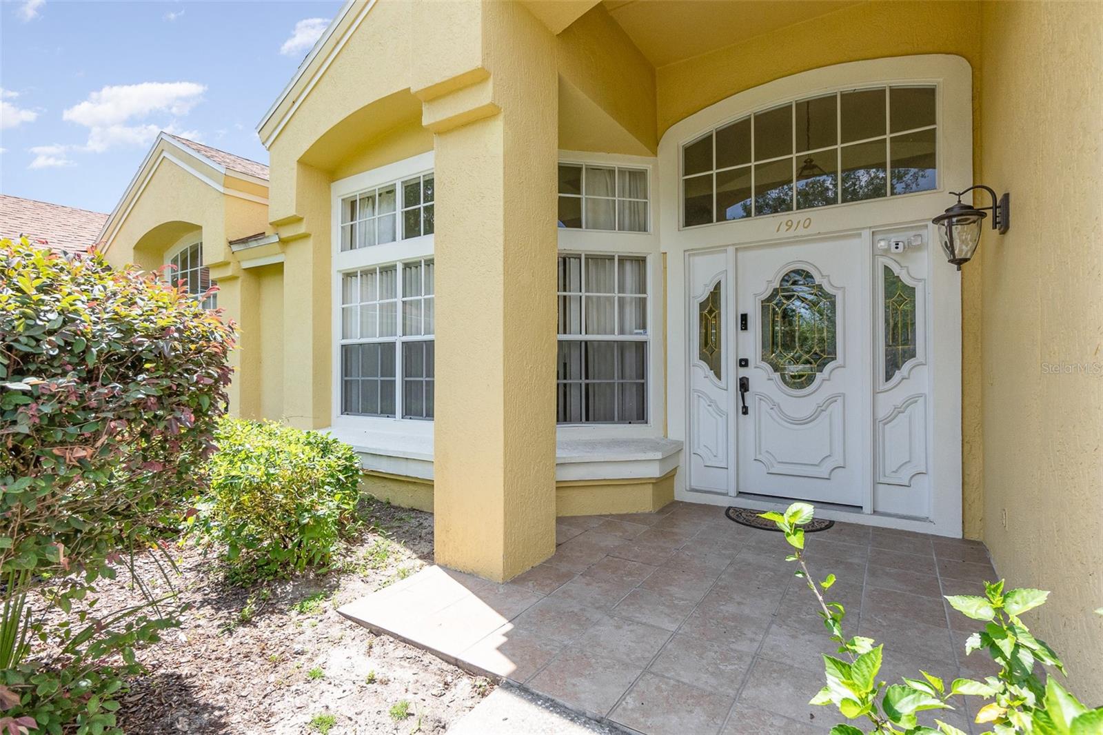 Image 4 of 28 For 1910 Palm View Drive