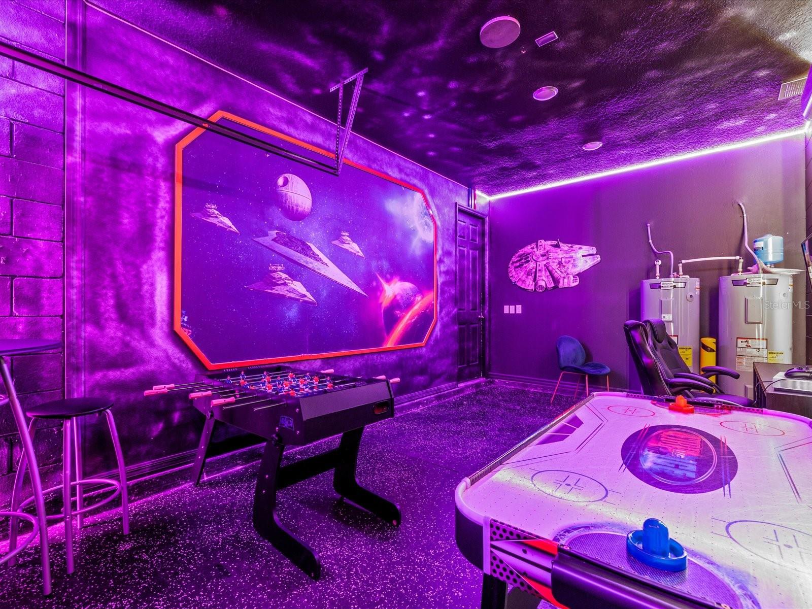 Image 35 of 56 For 1999 Tropical Palms Circle