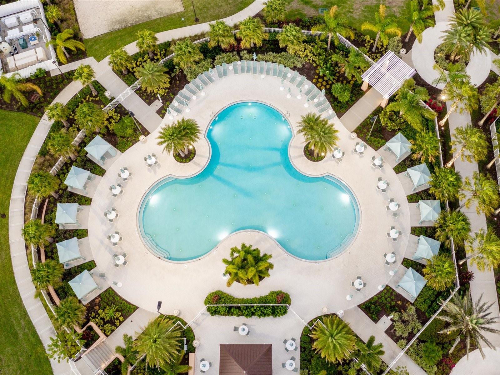 Image 42 of 56 For 1999 Tropical Palms Circle