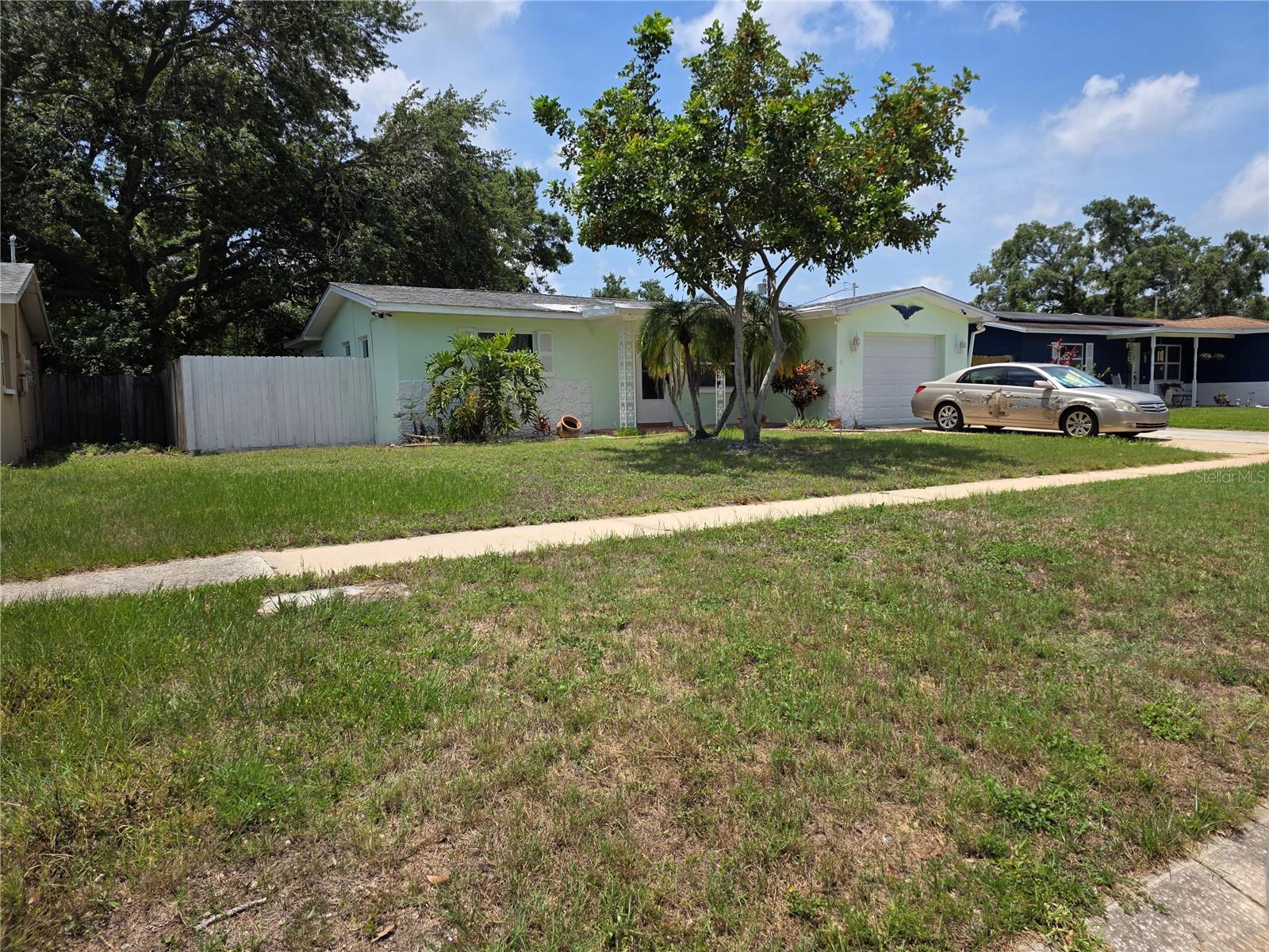 Image 2 of 6 For 1079 Woodbrook Drive S
