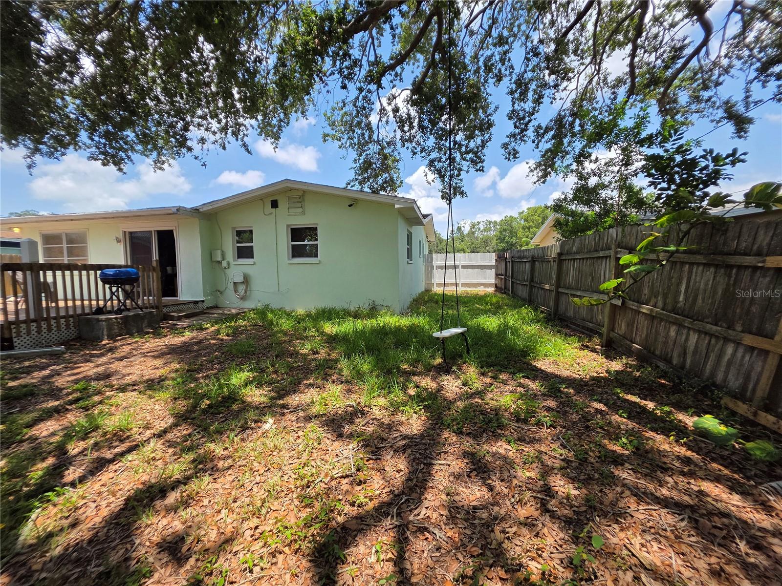Image 4 of 6 For 1079 Woodbrook Drive S