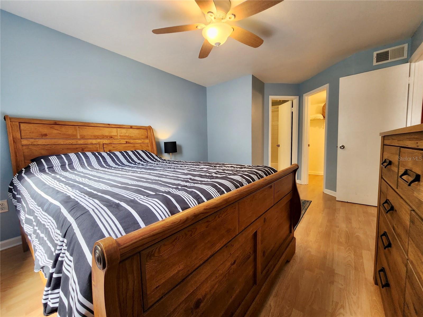 Image 13 of 23 For 3020 Parkway Boulevard 204