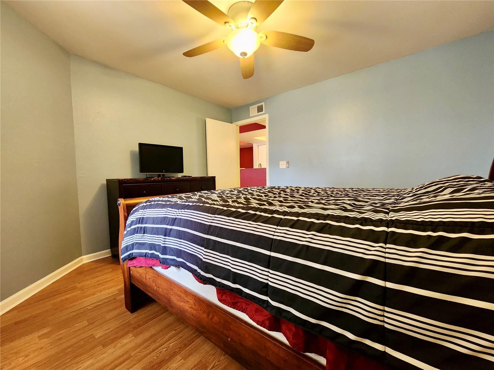 Image 18 of 23 For 3020 Parkway Boulevard 204