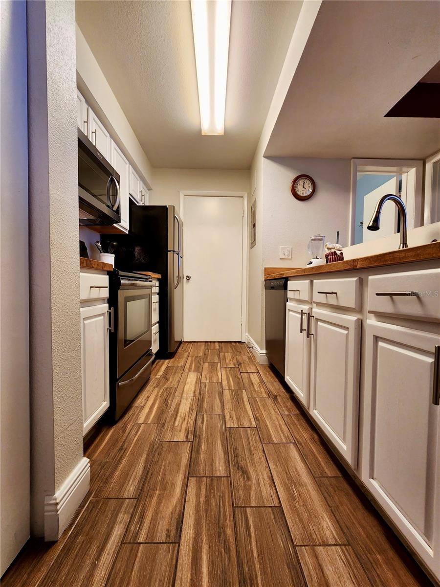 Image 9 of 23 For 3020 Parkway Boulevard 204