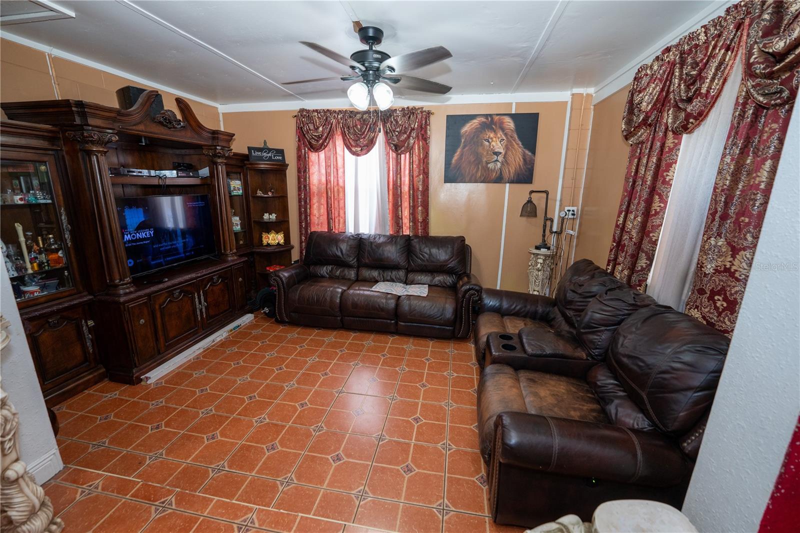 Image 14 of 37 For 5723 Harcourt Avenue