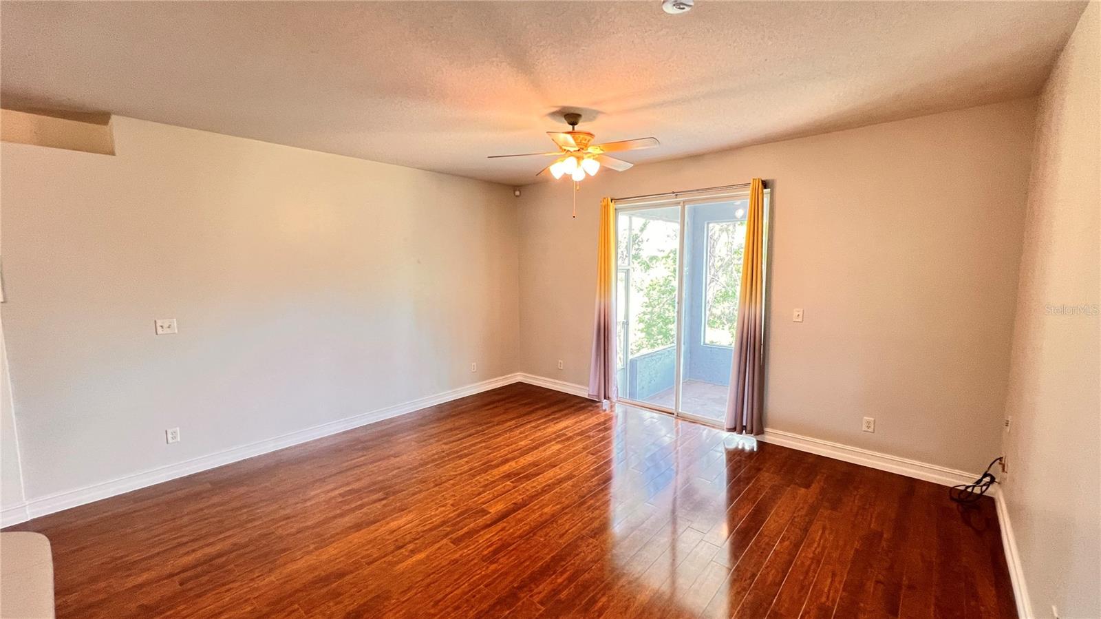 Image 14 of 44 For 949 Dekleva Drive