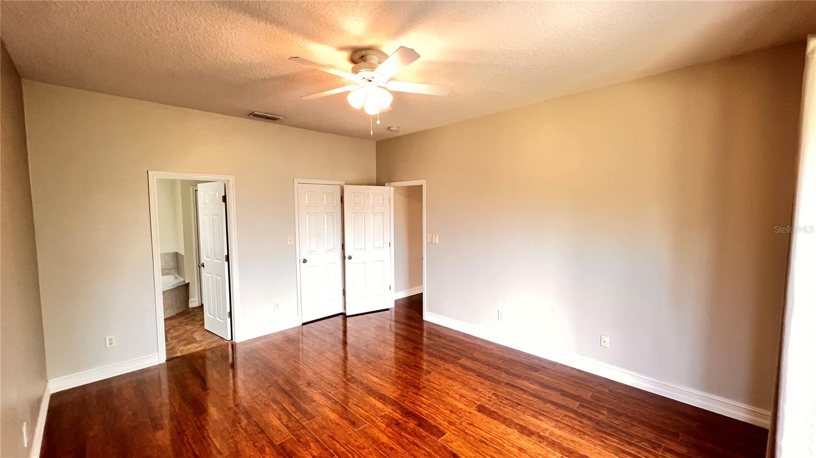 Image 17 of 44 For 949 Dekleva Drive