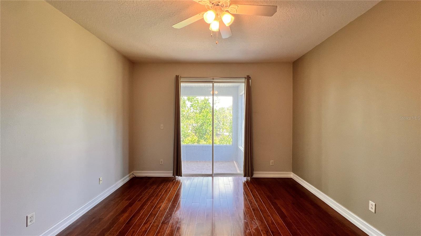 Image 18 of 44 For 949 Dekleva Drive