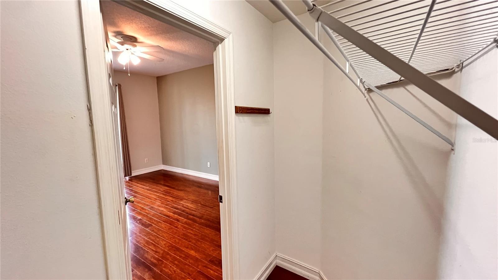 Image 20 of 44 For 949 Dekleva Drive