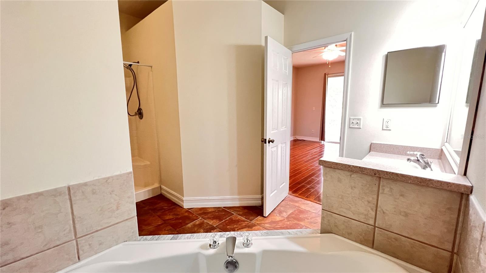 Image 23 of 44 For 949 Dekleva Drive