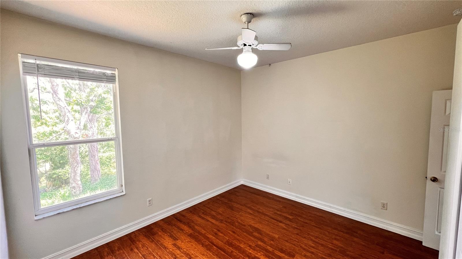 Image 32 of 44 For 949 Dekleva Drive