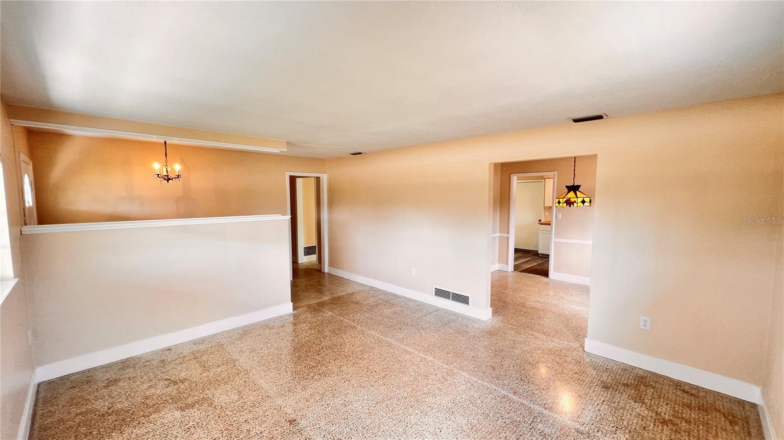 Image 10 of 31 For 4709 Redfern Drive