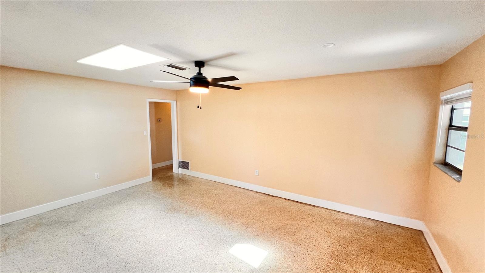Image 17 of 31 For 4709 Redfern Drive
