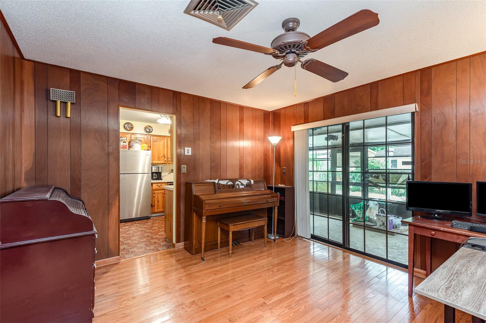 Image 3 of 24 For 2645 Oakdale Court